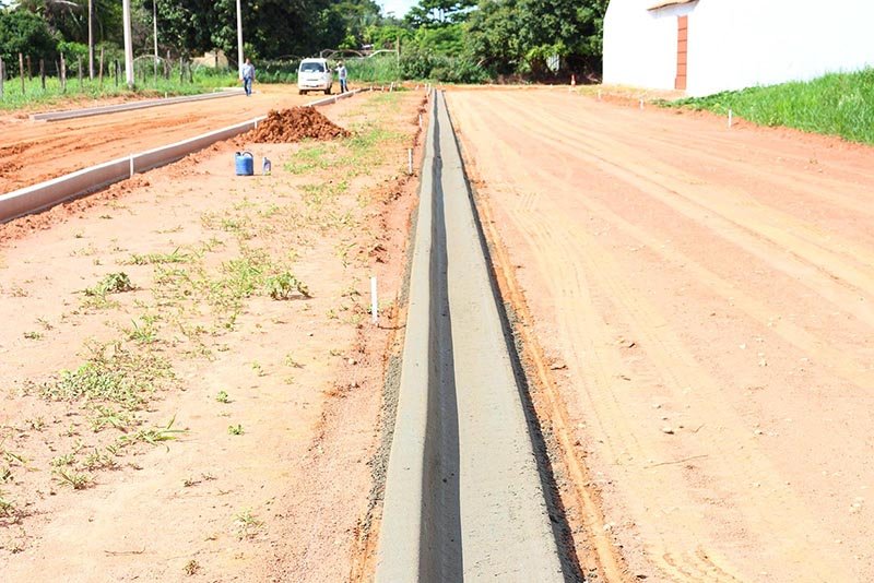 Chácara Recreio Mirage: Rua Irmãos Torrezan começa a receber guias e sarjetas