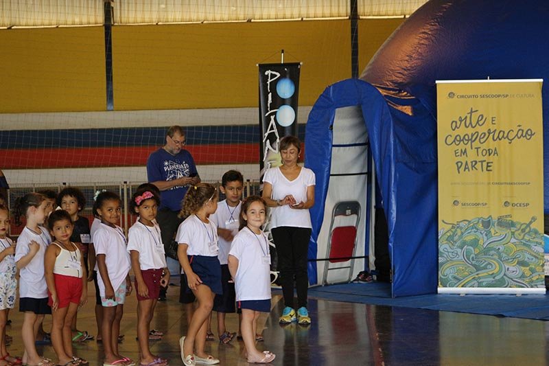 Planetário Móvel encanta crianças da rede municipal de ensino