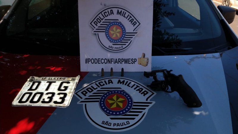 Jardim Planalto: Polícia encontra em bairro arma e moto furtada