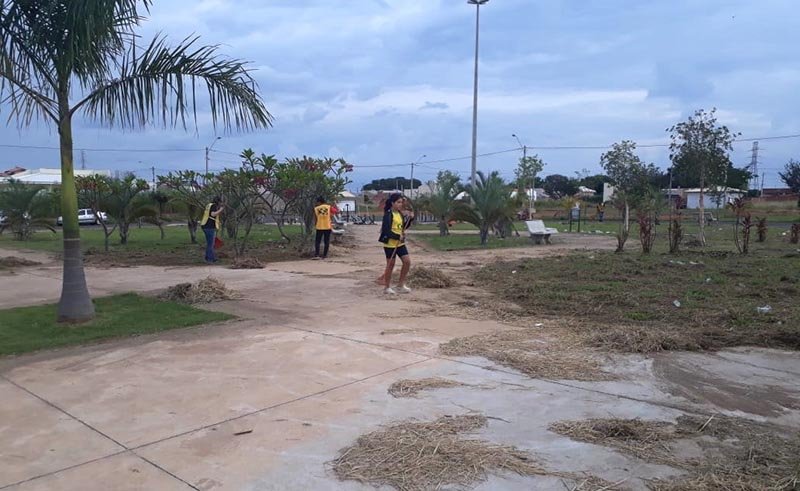 Prefeitura e Igreja promovem limpeza do Mais Parque