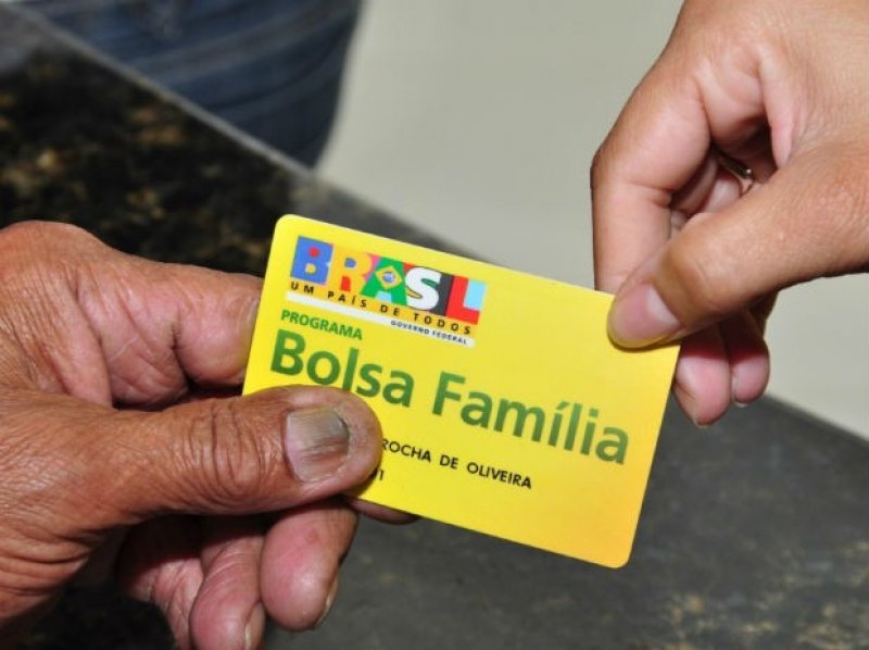 Beneficiários do Bolsa Família devem procurar postos de saúde com urgência