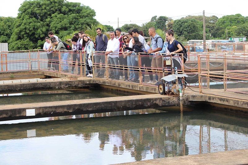 Alunos da Unesp conhecem sistema de saneamento de Penápolis