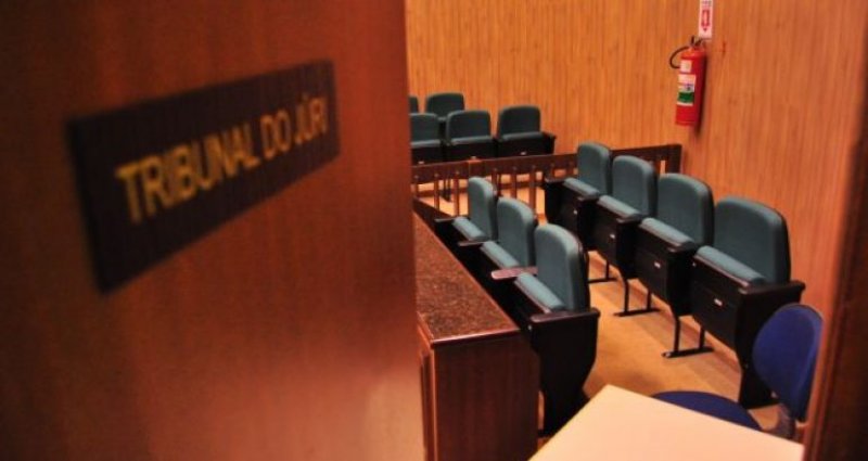 Tribunal do Júri condena réu