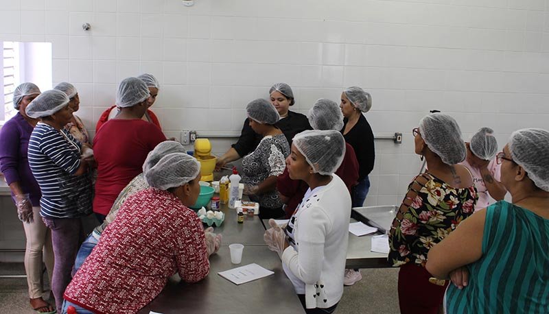 Cras Planalto realiza oficinas de confeitaria