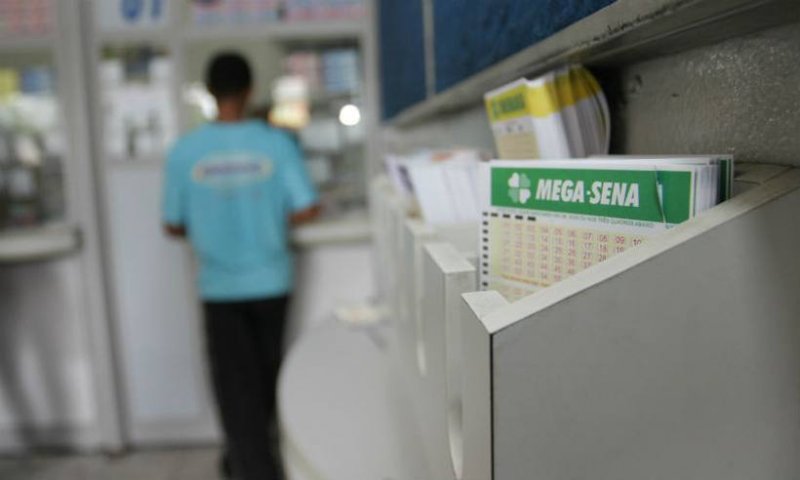 Mega-Sena acumula e pode pagar R$ 10 milhões amanhã