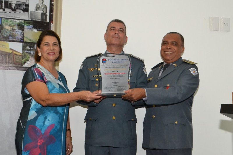 Capitão PM Flauzino recebe título de Cidadão Penapolense