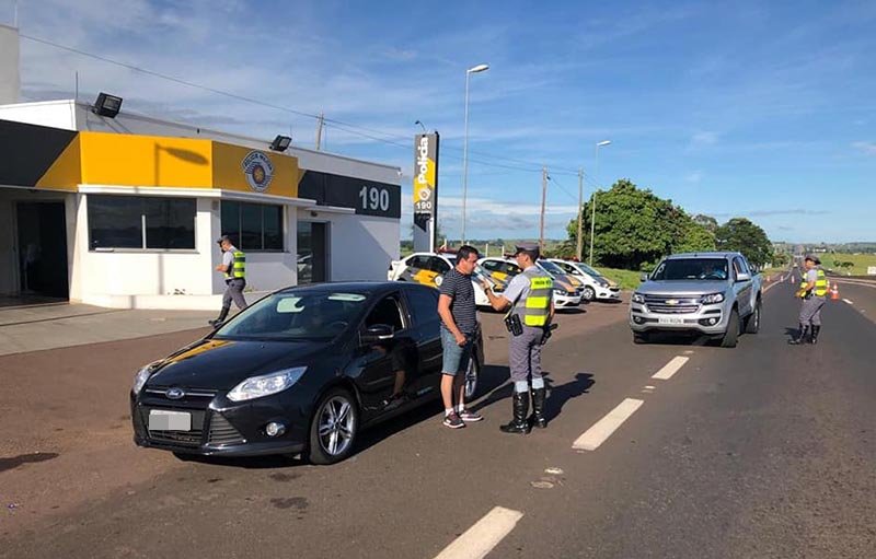 Rodovias passam feriado sem acidentes graves na região