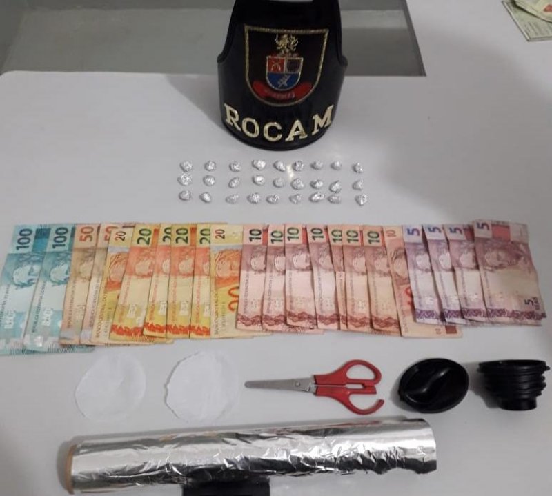 Policiais da Rocam prendem acusado de vender crack no Jardim Brasília