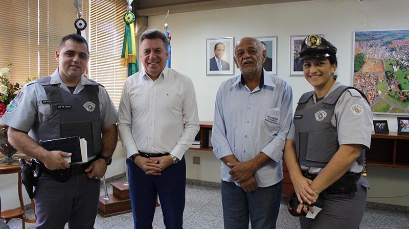 Boas vindas: Prefeito recebe novo comandante da PM Rodoviária