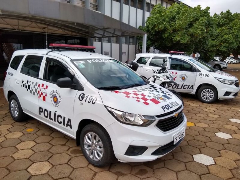 Barbosa e Luiziânia recebem novas viaturas da PM