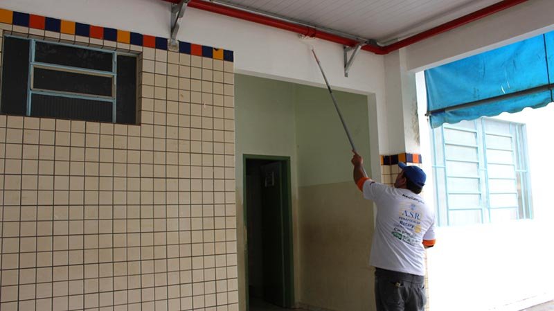 Emef Elza Nadai recebe nova pintura e reparos