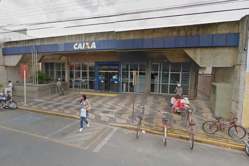 Agências da Caixa abrem hoje para saque do FGTS
