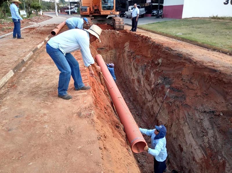 Adequação em rede de água e esgoto no Santa Leonor é concluída