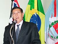 Vereadores cobram iluminação da praça do Alto das Brisas