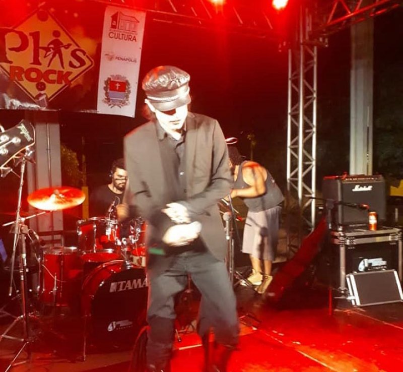 Hoje tem Plis Rock no Ceu das Artes