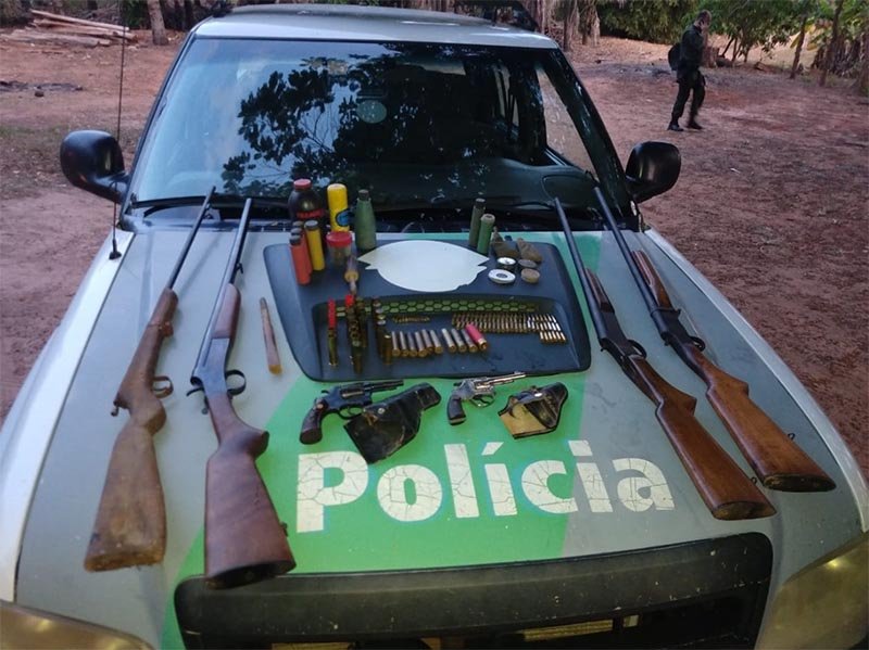 PM Ambiental prende homem com armas e munições