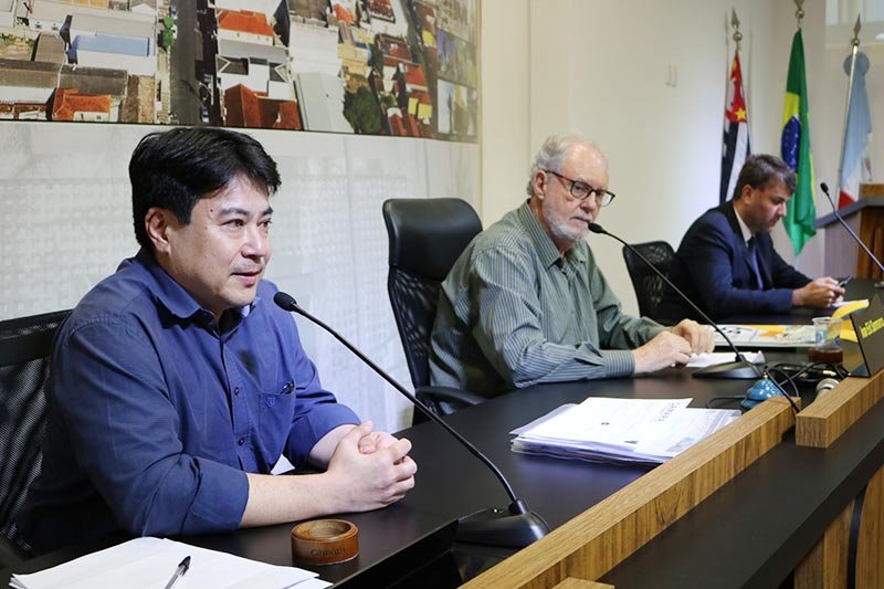 Câmara Municipal promove explanações contra o câncer de mama 