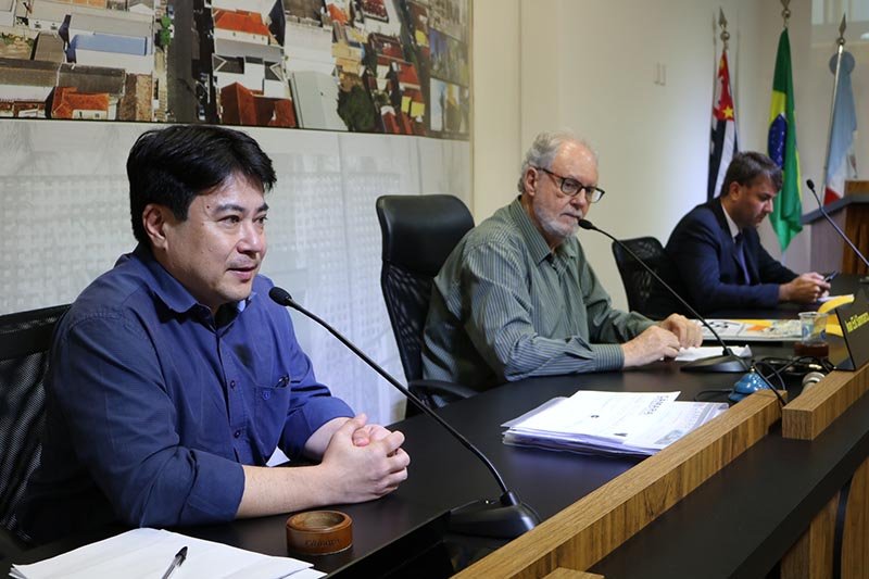Câmara Municipal promove explanações contra o câncer de mama 