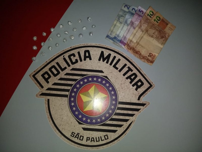 PM prende homem após ser flagrado com crack