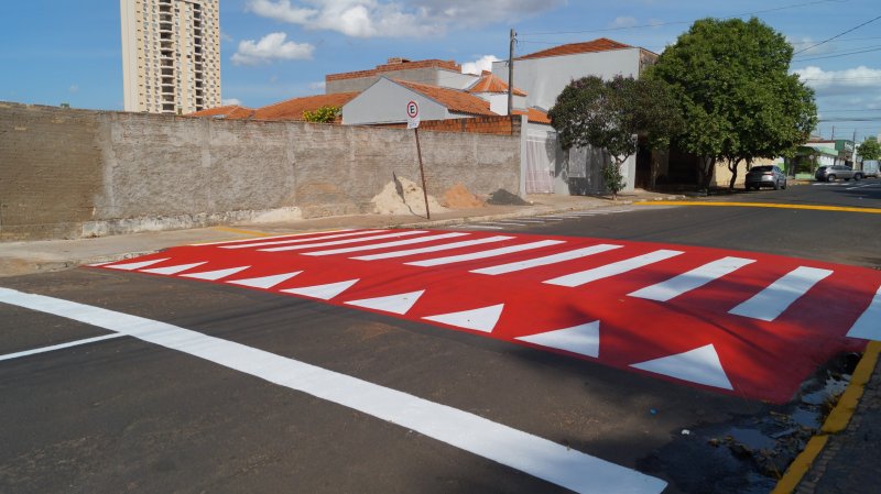 Sinalização no Trânsito: Faixas elevadas recebem nova pintura 
