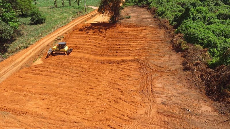 Estrada rural de acesso ao Colégio Agrícola recebe melhorias