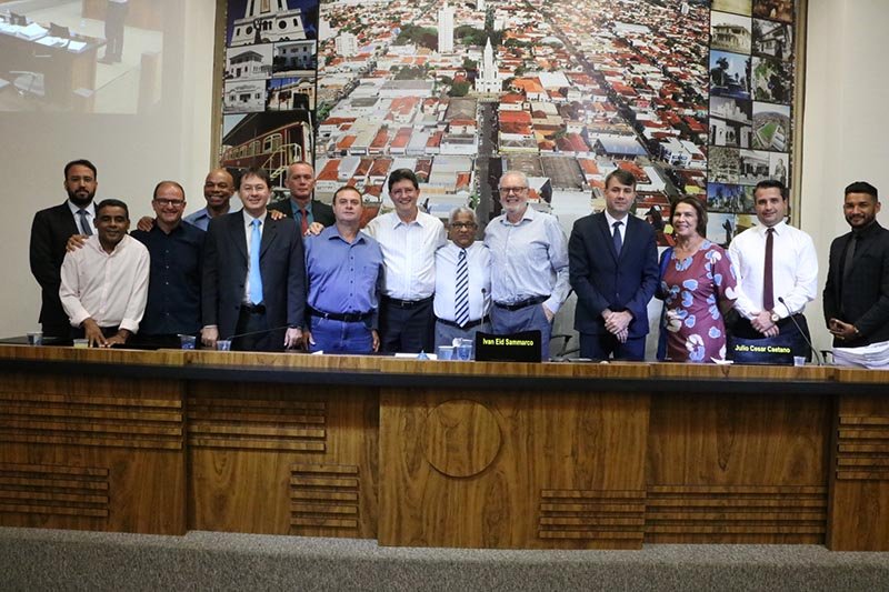 Câmara Municipal recebe médico especialista em câncer de próstata