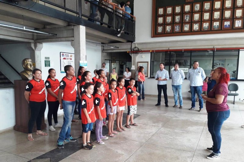 Coral da Vila da Infância se apresenta no Paço Municipal 