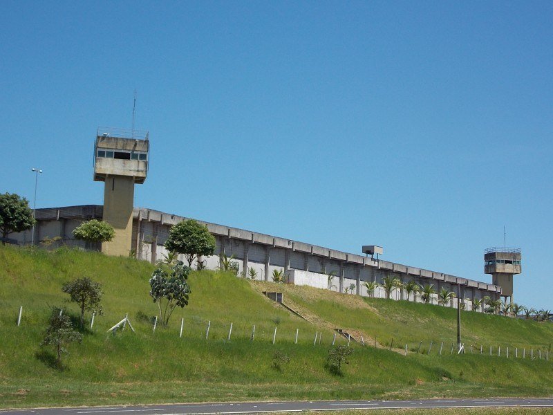 Jovem tenta entrar com maconha em penitenciária