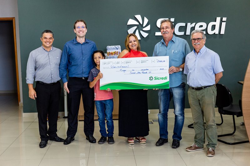Campanha: Associada do Sicredi poupou e ganhou prêmio de R$ 2 mil