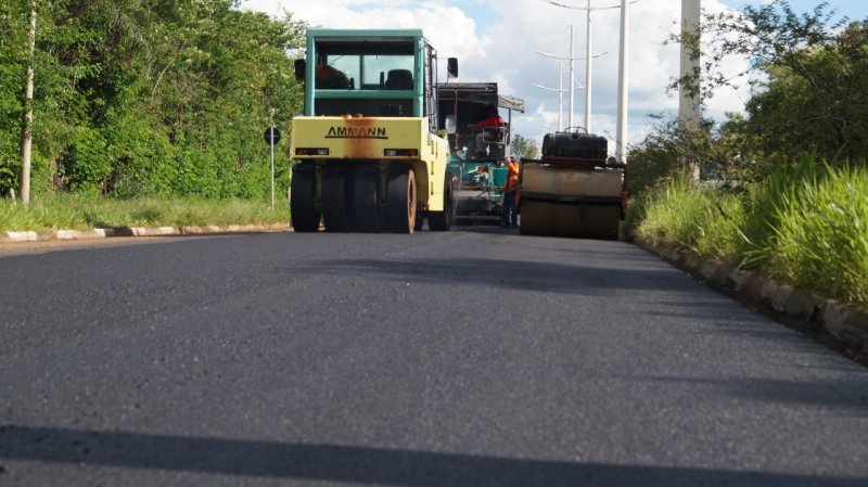 Novo trecho da Avenida Irmãos Buranello é recapeado 