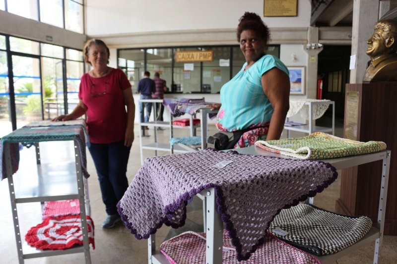 Paço recebe bazar de artesanato dos usuários do CAPS