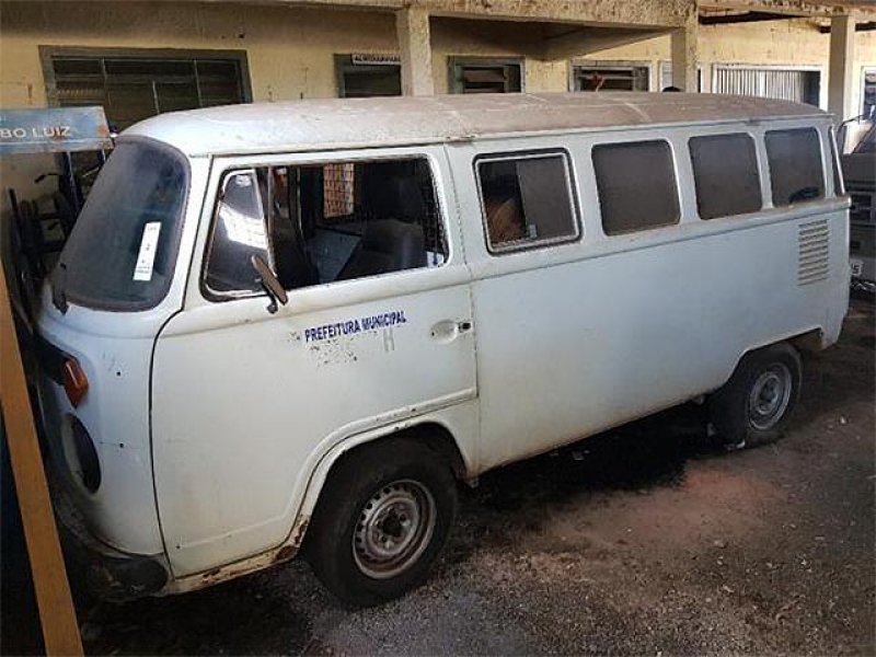Pedido por promoção de leilão de veículos inutilizados da prefeitura