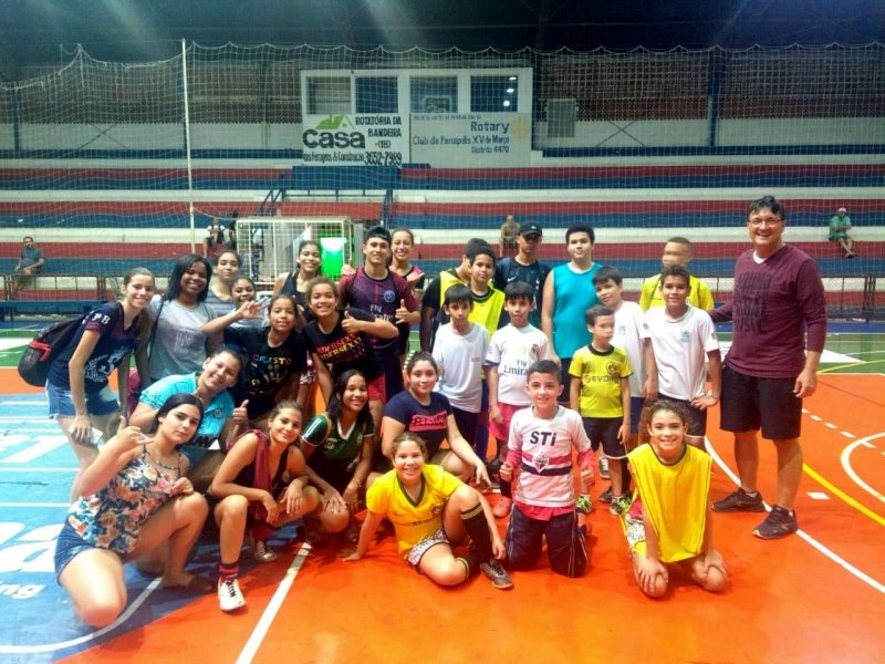 Secretaria de Esportes oferece escolinhas de futsal masculino e feminino