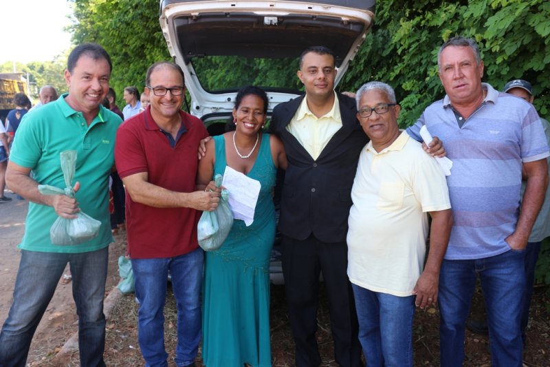 Comunidade prestigia entrega da horta comunitária do Gualter Monteiro