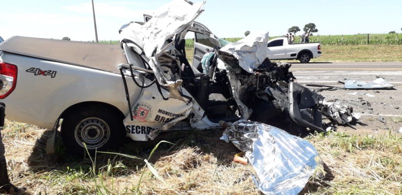 Veículo da prefeitura de Braúna colide e mata pai e filha