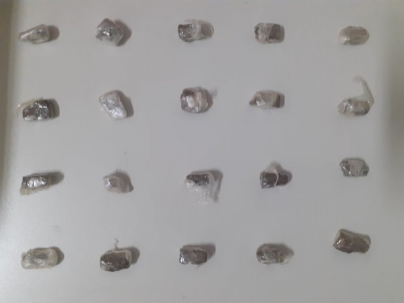 Menor é flagrado com maconha e confessa tráfico