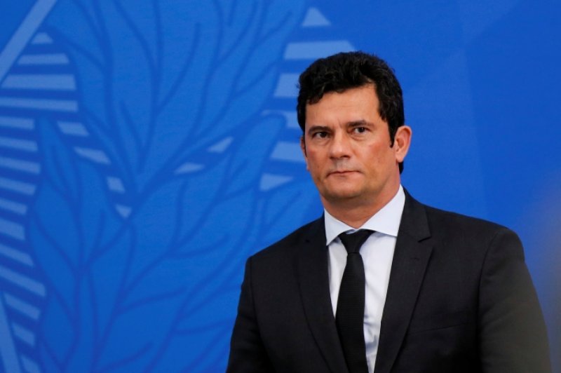 Moro pede demissão