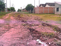 Buracos deixam moradores sem saída