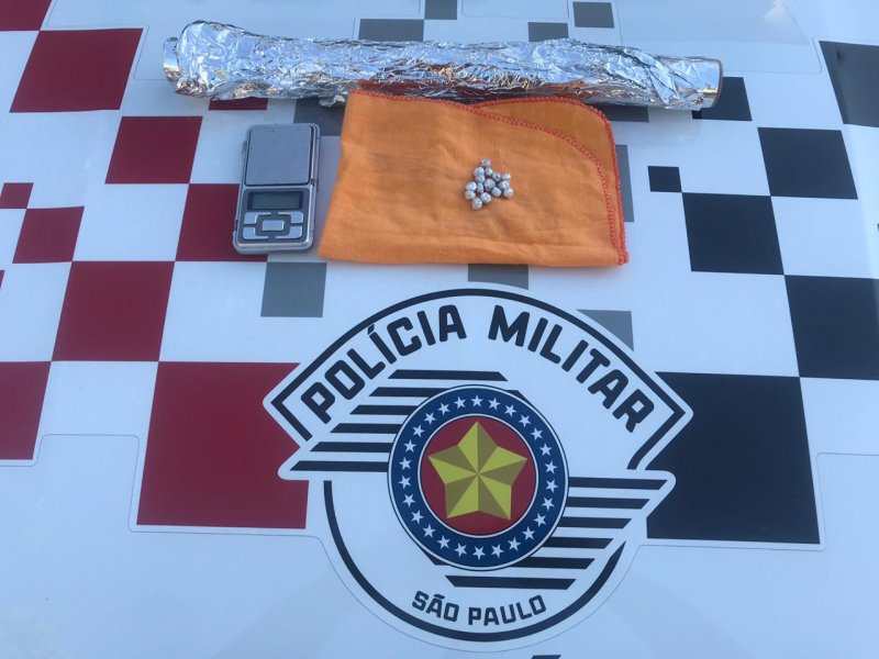 Desempregado é preso com crack em sua casa