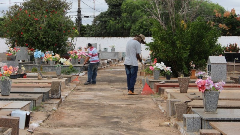 Cemitérios de Penápolis recebem reparos para o Dia das Mães