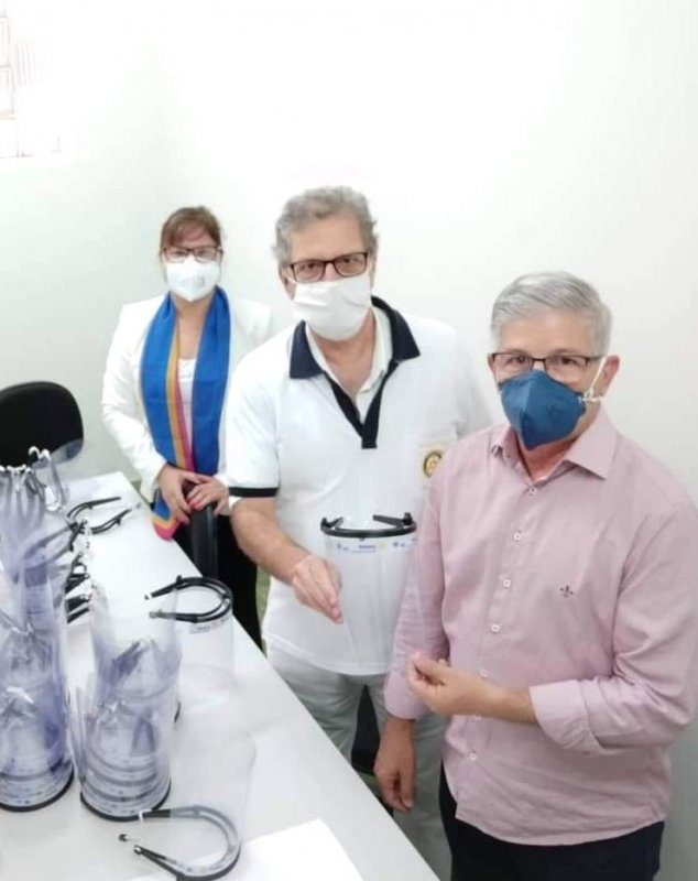 Unesp e Rotary fazem doações de protetores para combate ao Covid-19