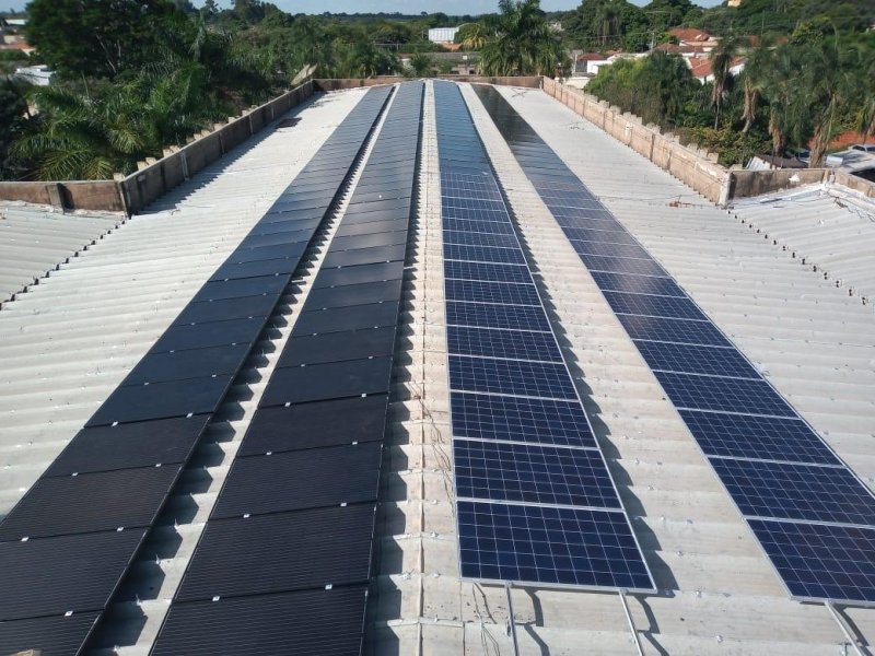 Paço Municipal e Santa Casa passam a consumir energia solar