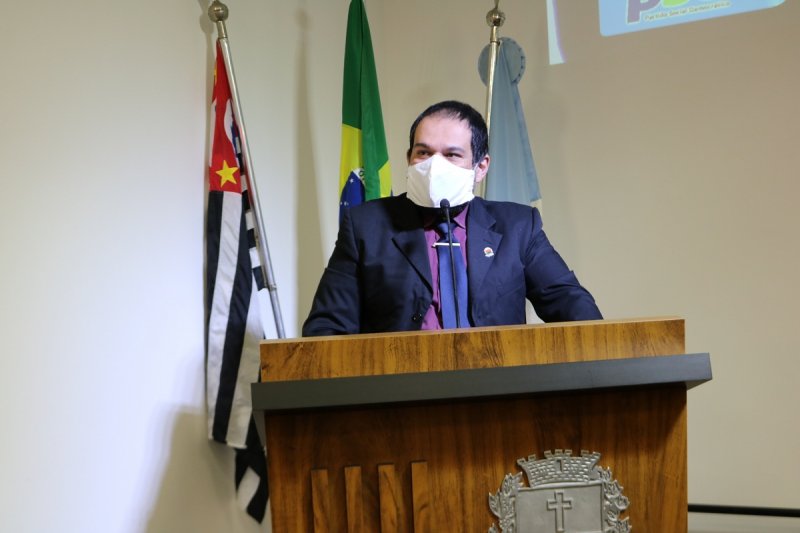 Câmara Municipal empossa Lucas Casella como vereador