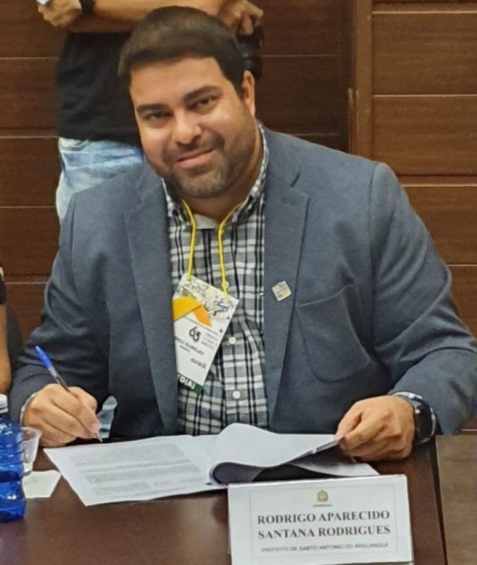 Santo Antônio do Arancanguá: Prefeito é internado com suspeita de Covid-19