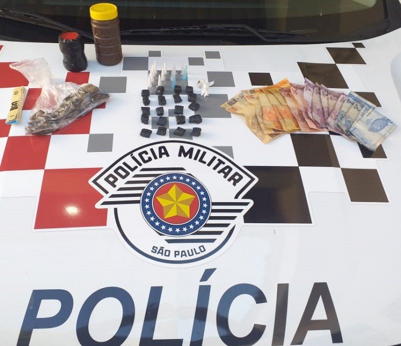 Dupla é presa por tráfico de drogas em Clementina