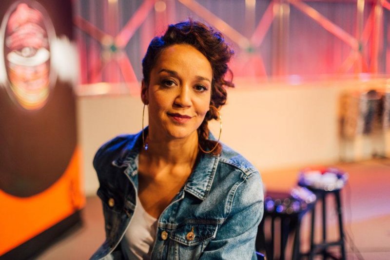 Atriz e MC Roberta Estrela D’Alva participa de bate-papo com a Cia Alternativa de Teatro