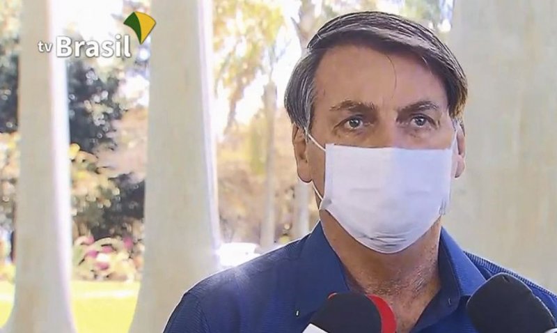 Presidente Bolsonaro testa positivo para o cobid-19