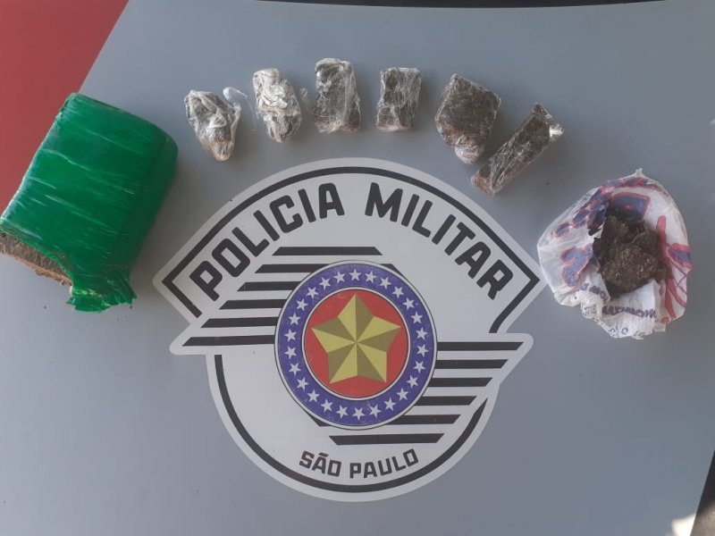 Adolescente é apreendido e jovem preso por tráfico no Jardim Planalto