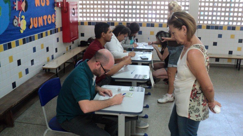 TSE amplia horário de votação e eleitores irão às urnas das 7h às 17h