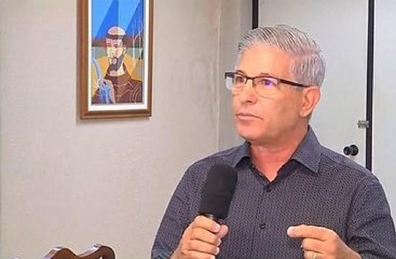 Ex-secretário é suspeito de favorecer contratação de OSS